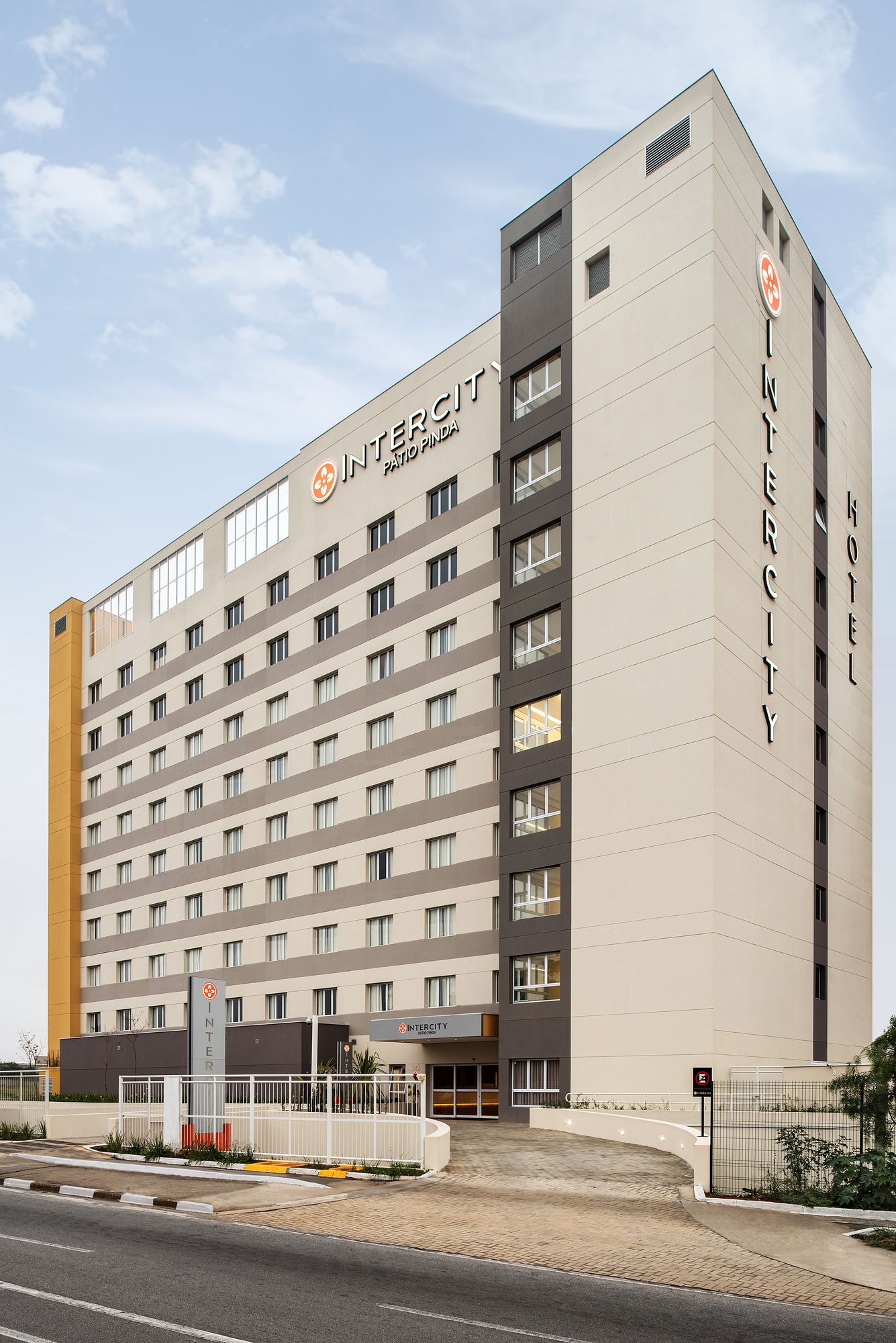 Фото Intercity Patio Pindamonhangaba