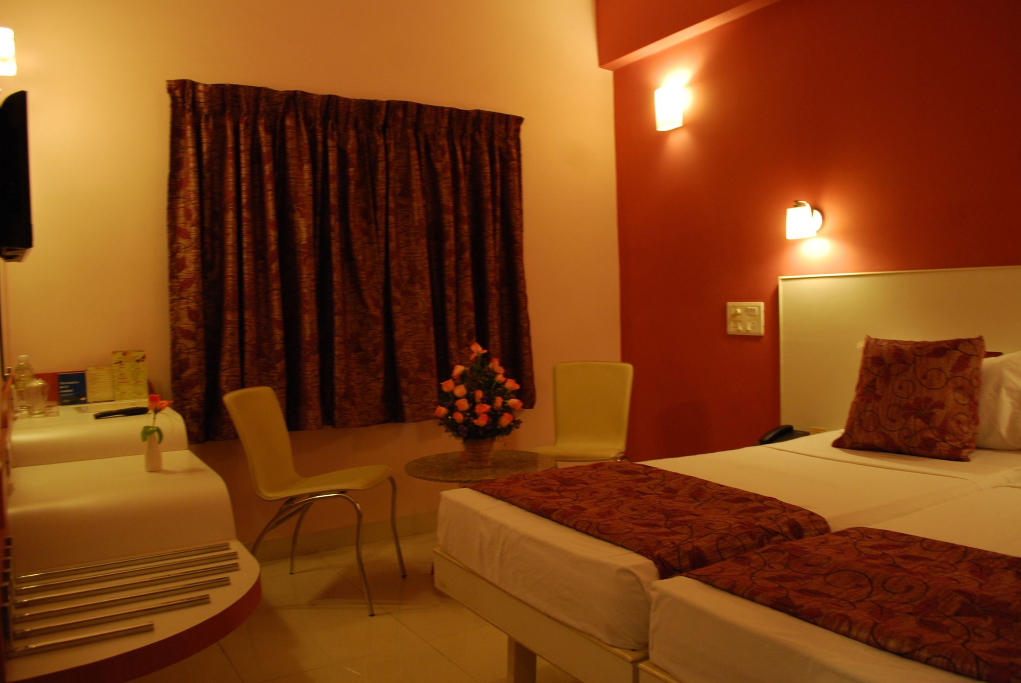 Фото Hotel Pandian