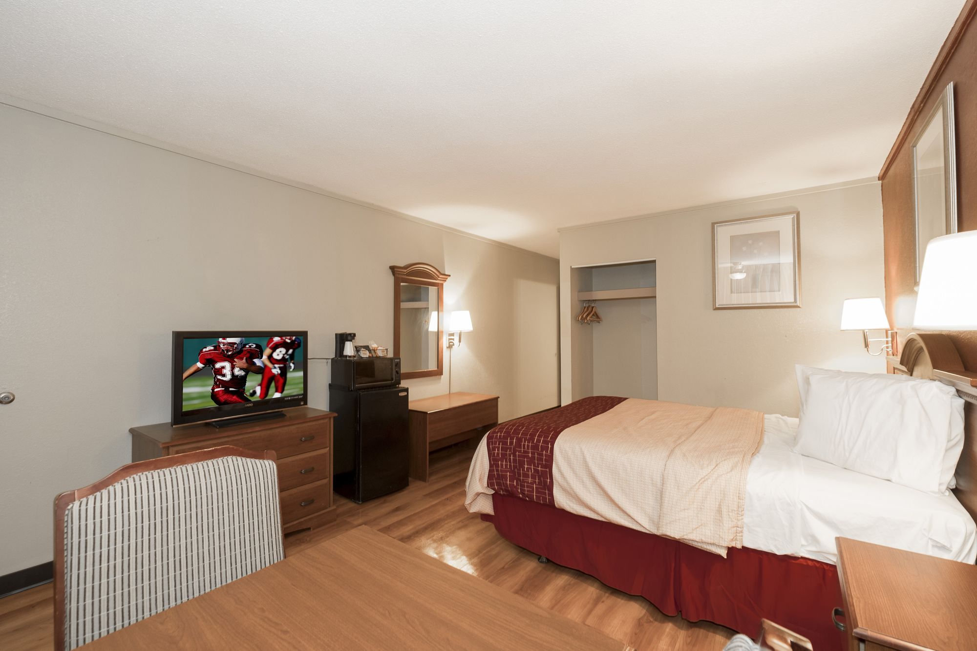 Фото Red Roof Inn Meridian