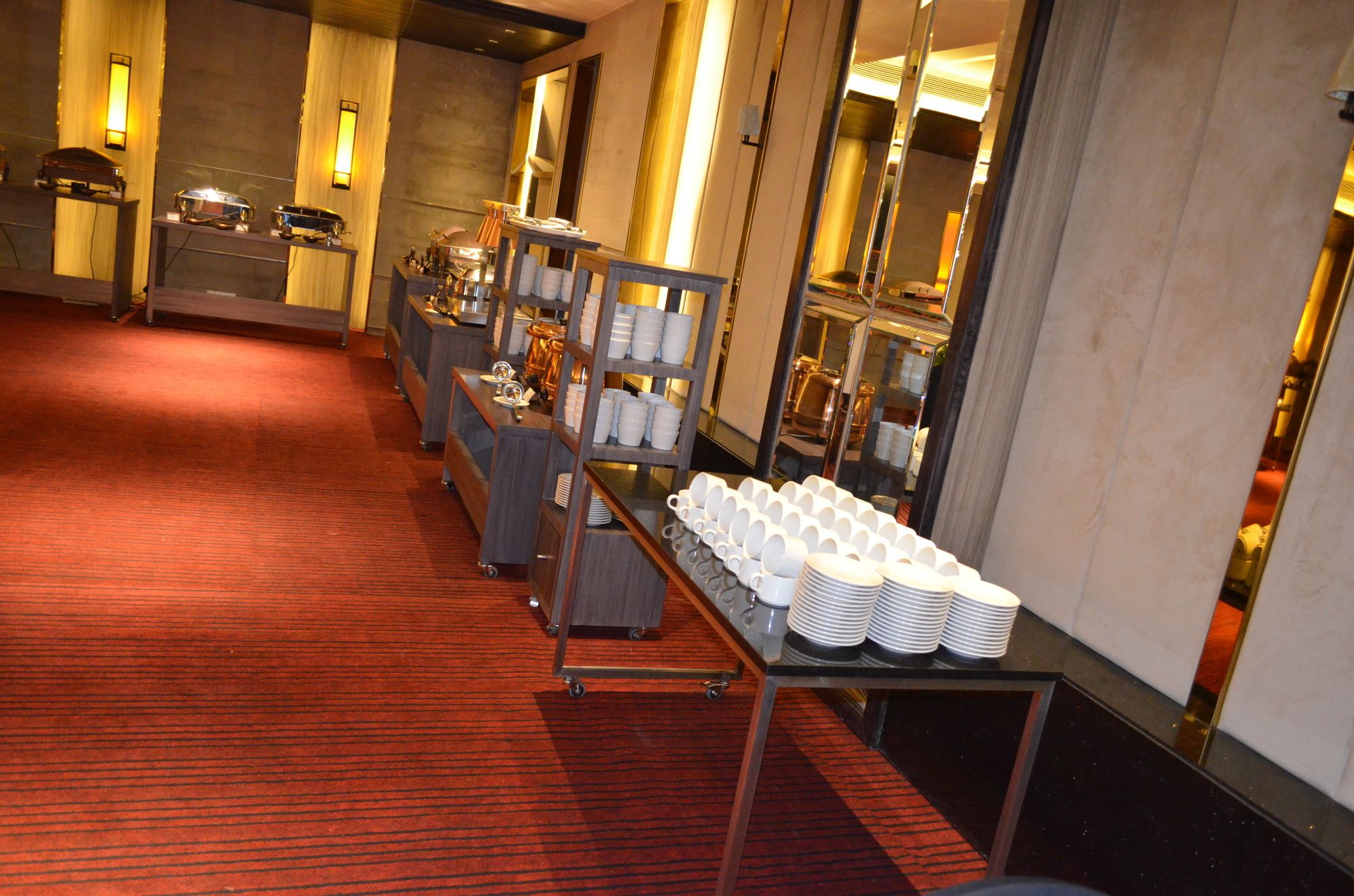 Фото The Maya Hotel