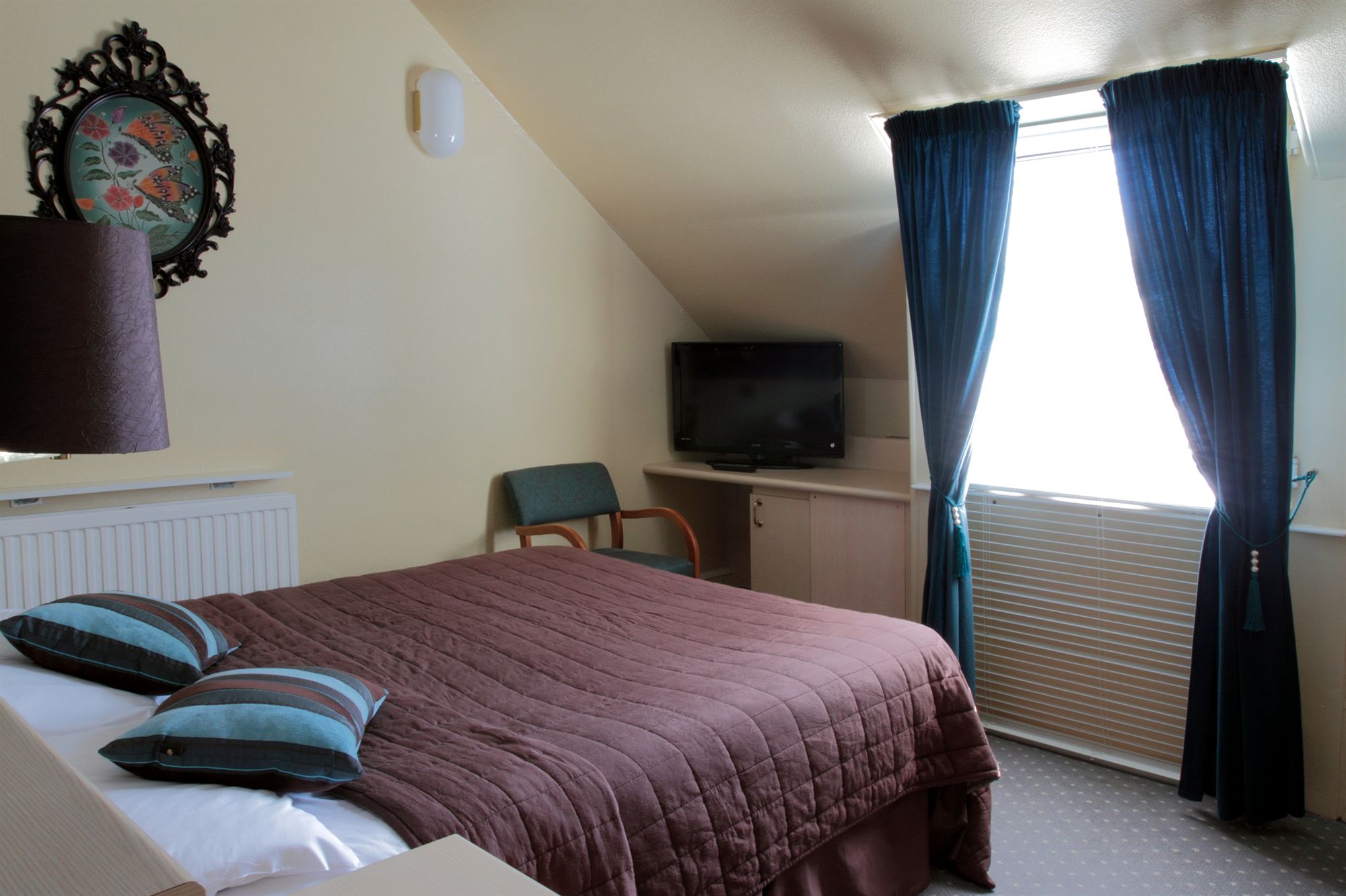 Фото Edinburgh Thistle Hotel