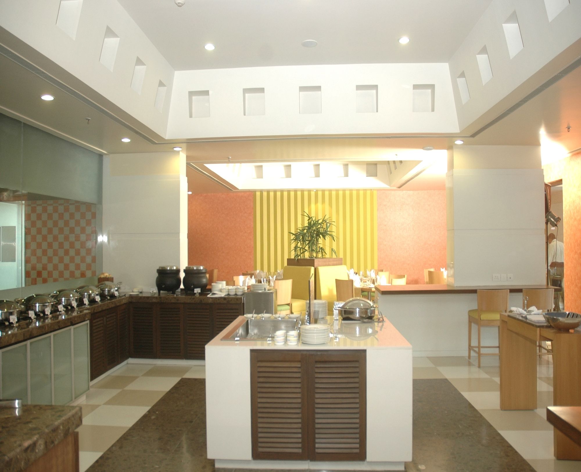 Фото Hometel Roorkee