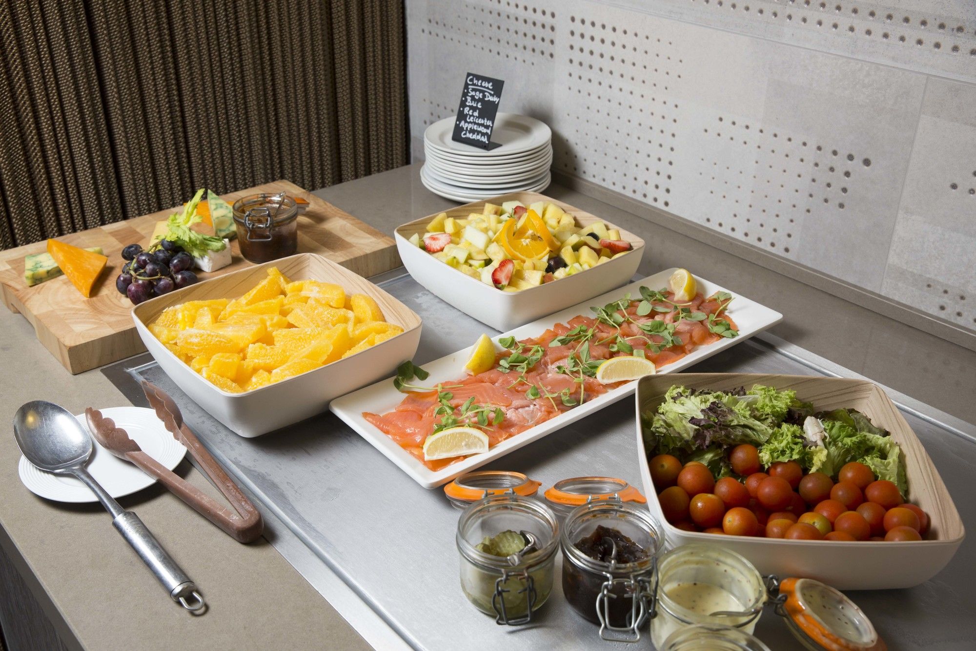 Фото Crowne Plaza Basingstoke