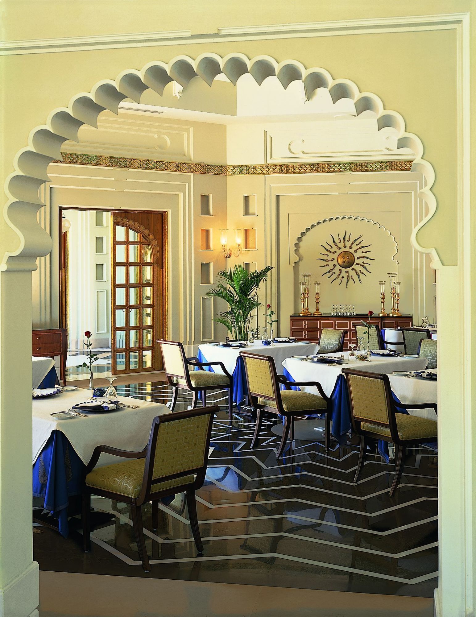 Фото The Oberoi Udaivilas, Udaipur