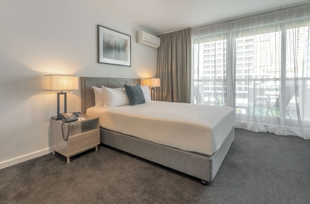 Фото Oaks Auckland Hotel