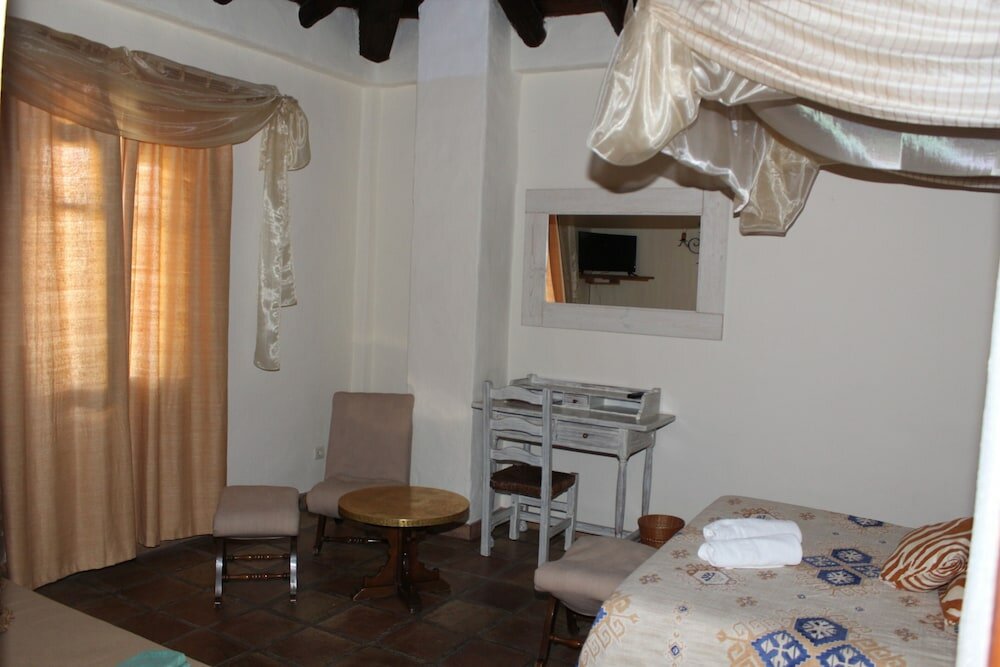 Фото Hotel Los Jarales