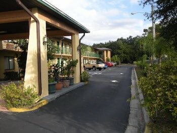 Фото Ambassador Inn