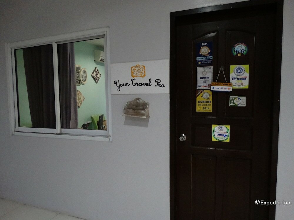 Фото Empire Suites Hotel