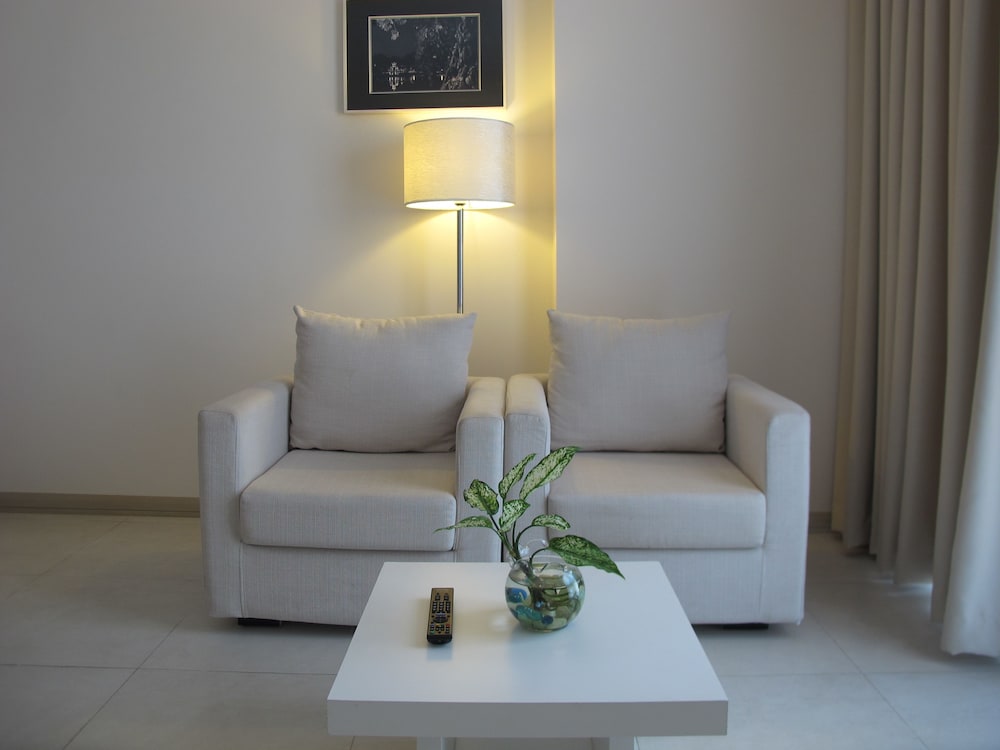 Фото Nhi Phi Hotel