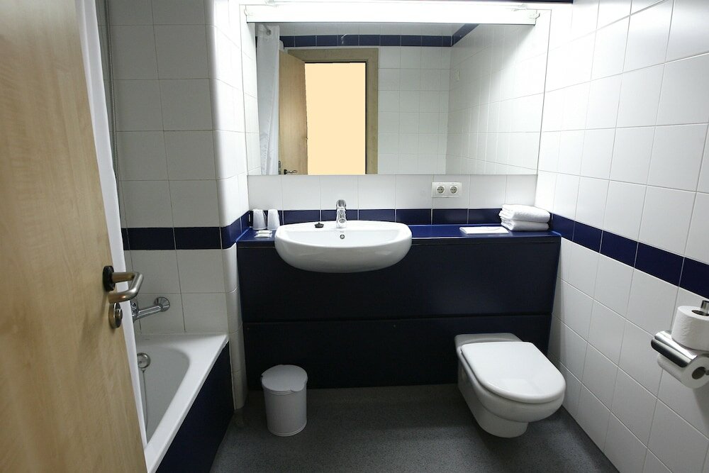 Фото Travelodge Madrid Alcalá