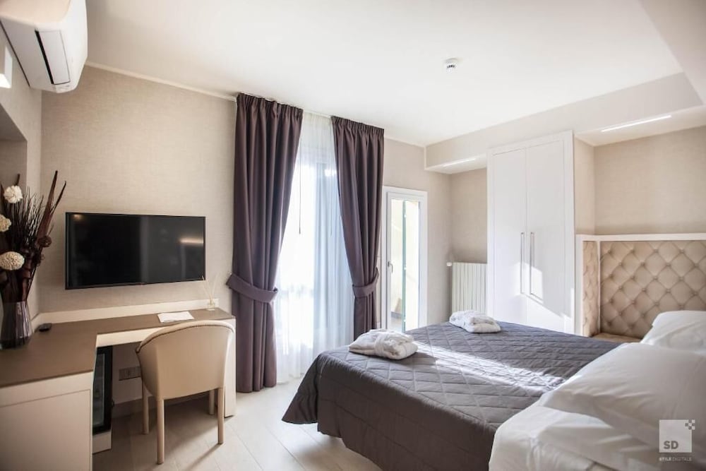 Фото Hotel Cavour