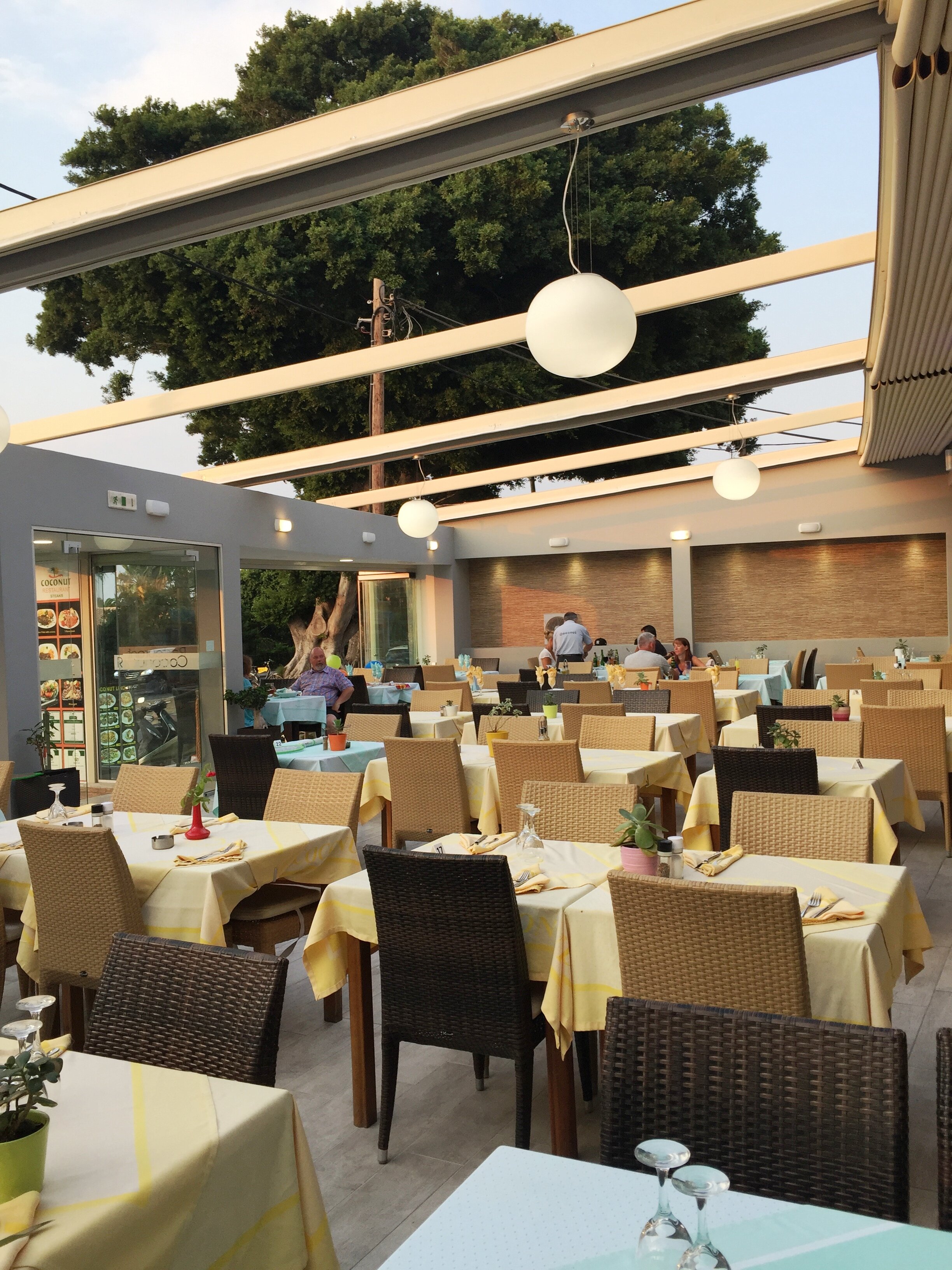 Фото Caravel Apartment Hotel