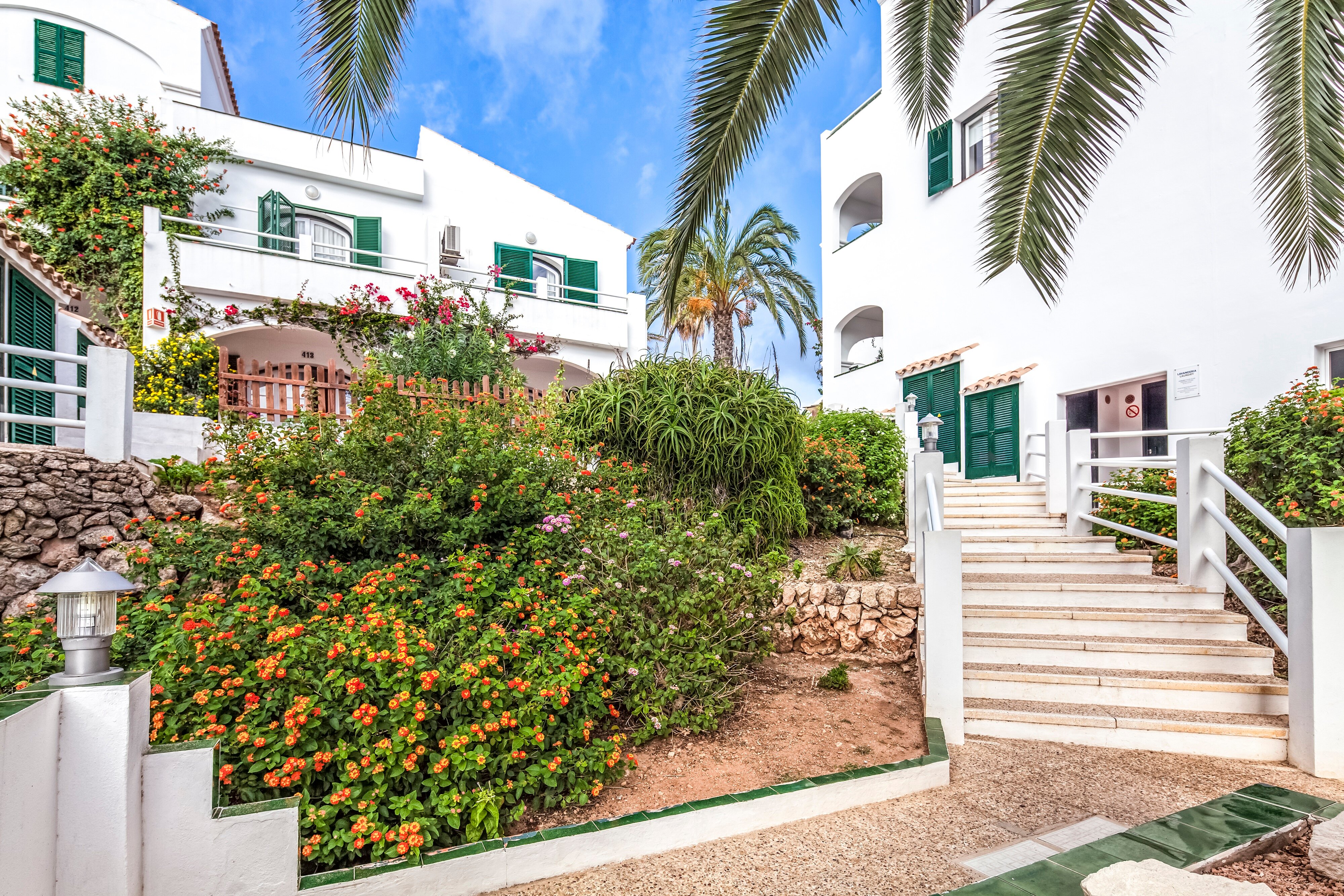 Фото White Sands Beach Club