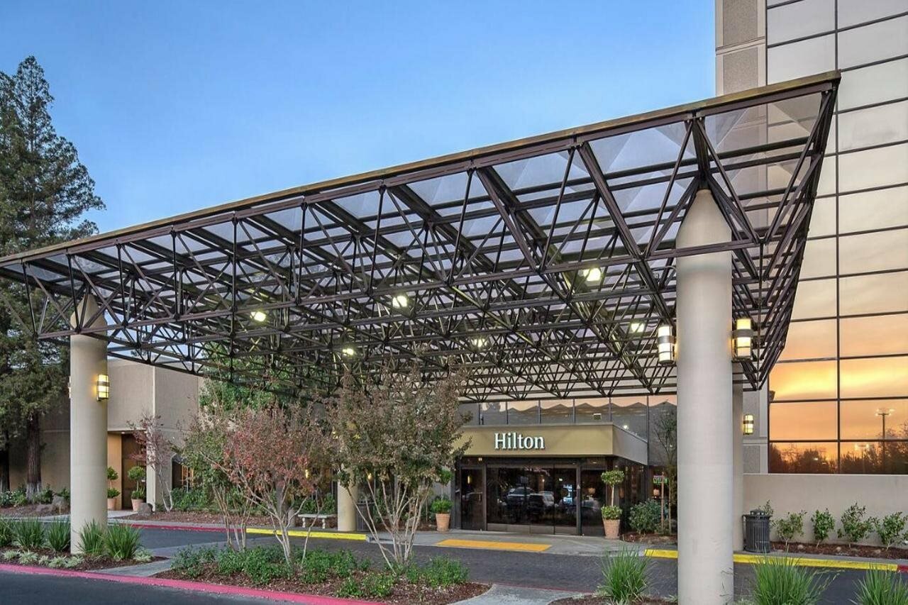 Фото Hilton Sacramento Arden West