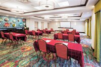 Фото Holiday Inn Express & Suites Eureka, an Ihg Hotel