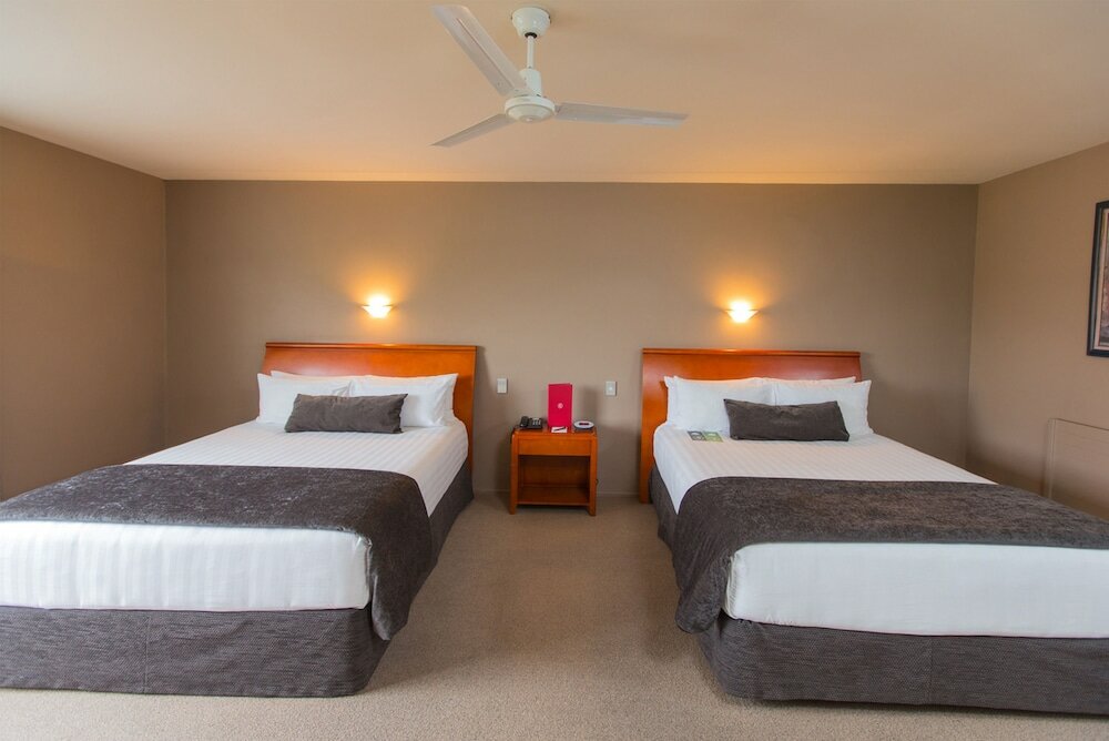 Фото Arawa Park Hotel