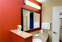 Фото Courtyard Madison East