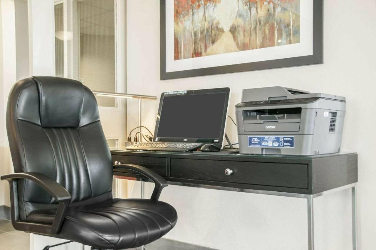 Фото Comfort Inn Brossard