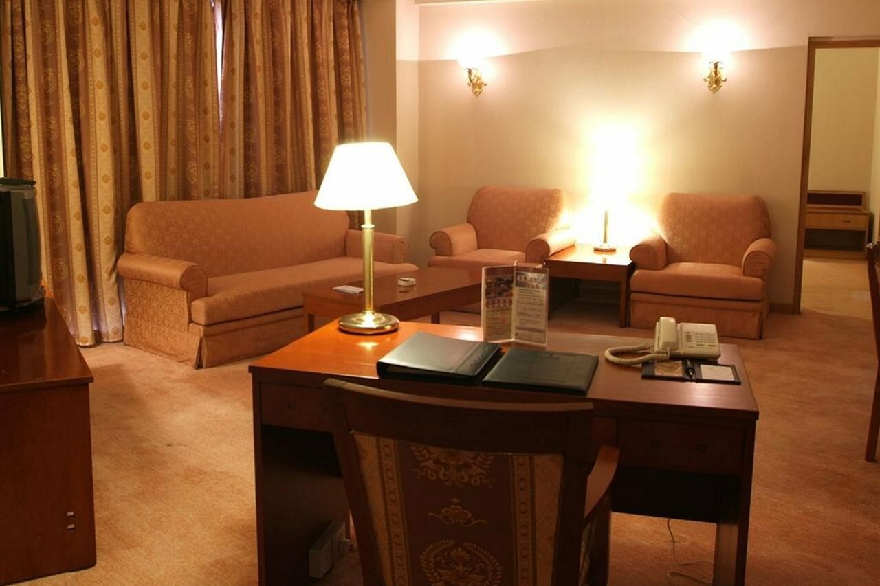 Фото Rosedale Hotel and Suites Guangzhou