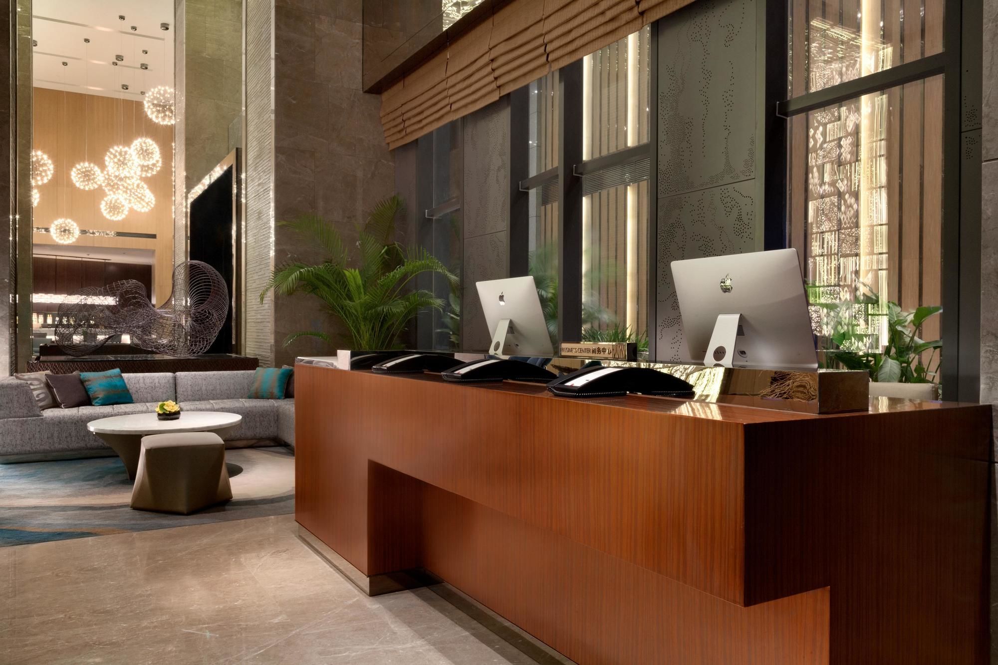 Фото Hilton Garden Inn Shenzhen Bao'an