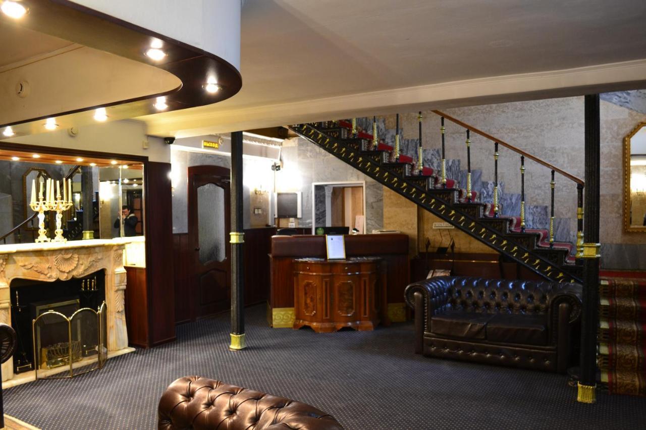 Фото Ист Вест