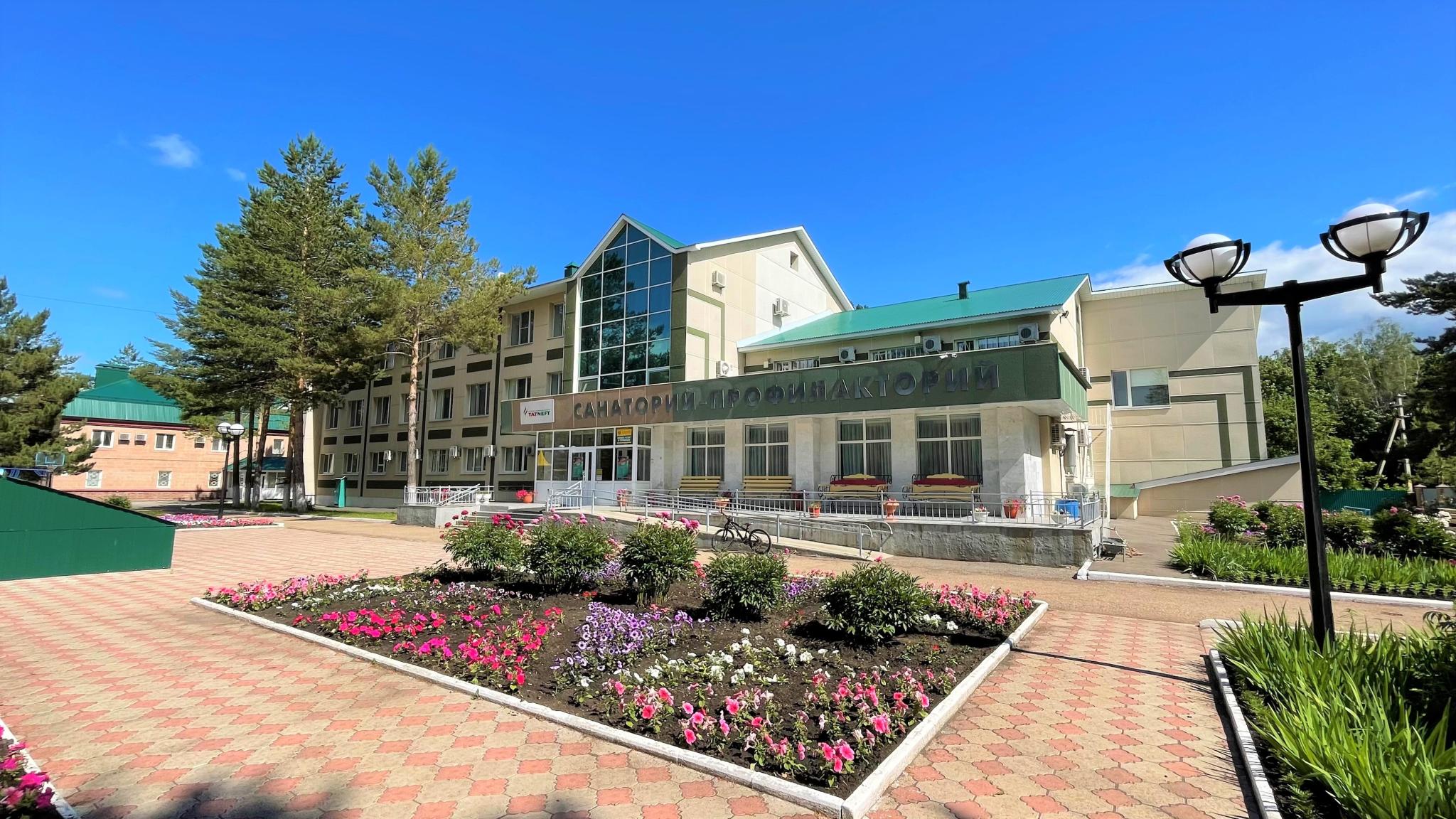 Фото отеля 1