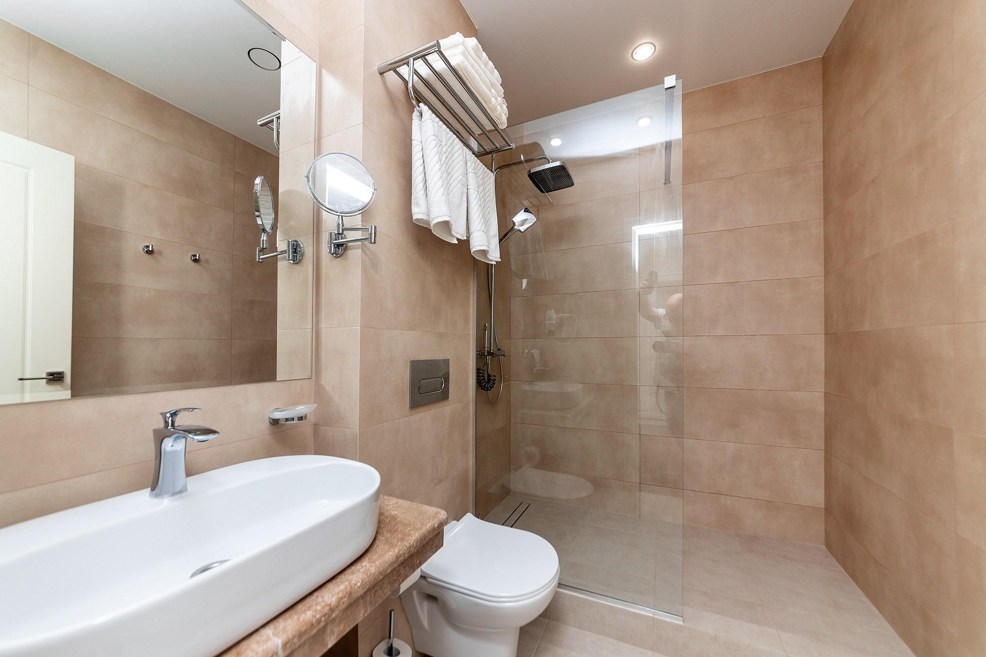 Фото Adriatic Hotel