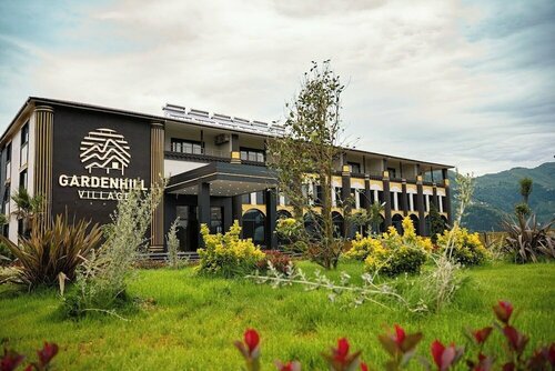 Гостиница Gardenhill Village в Мачке