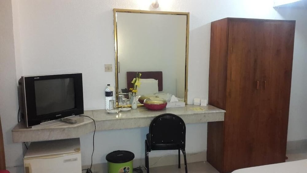 Фото Hotel Razmoni Isha Kha International