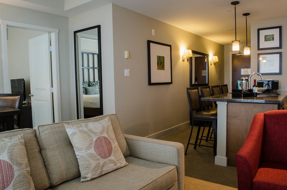 Фото The Oswego Hotel