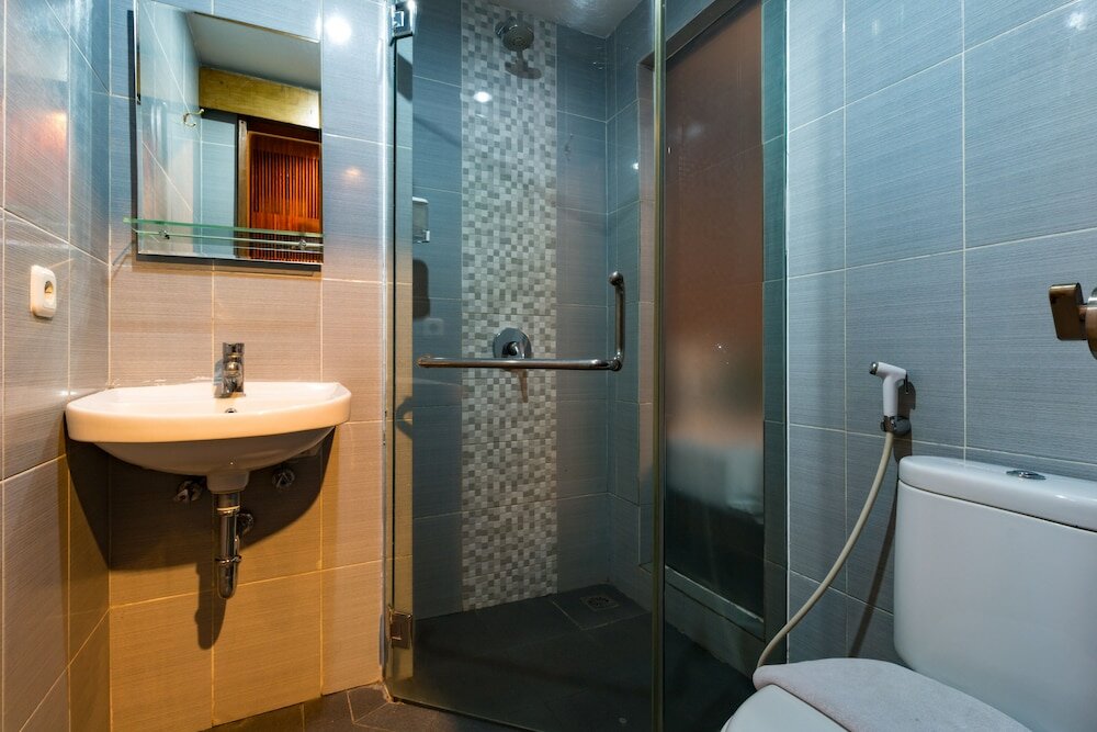 Фото Hadi Poetra Hotel