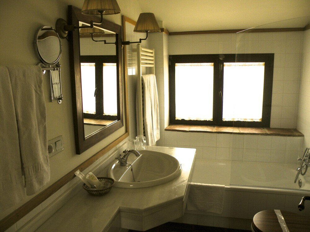 Фото Hotel Posada de Valdezufre