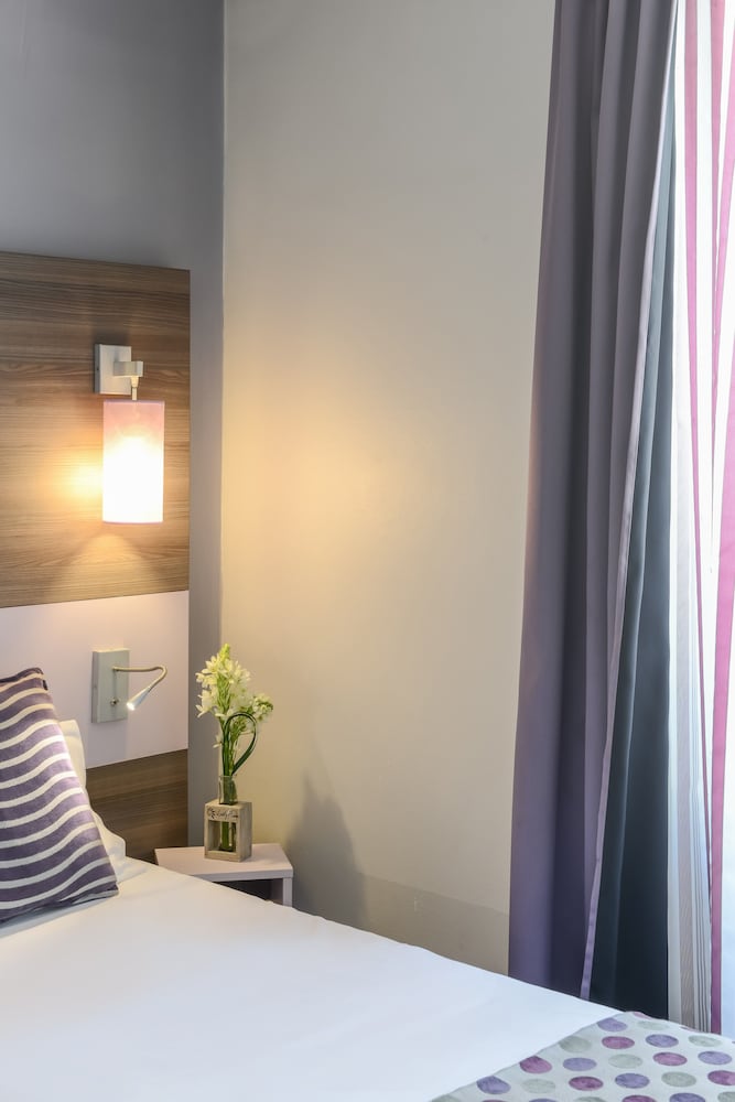 Фото Hôtel Folie