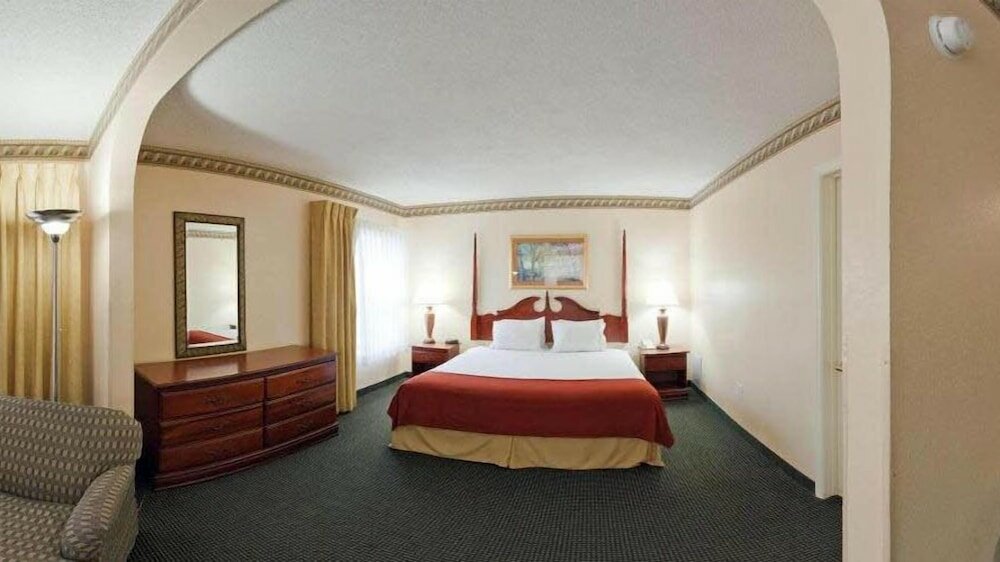 Фото Holiday Inn Express Plymouth, an Ihg Hotel