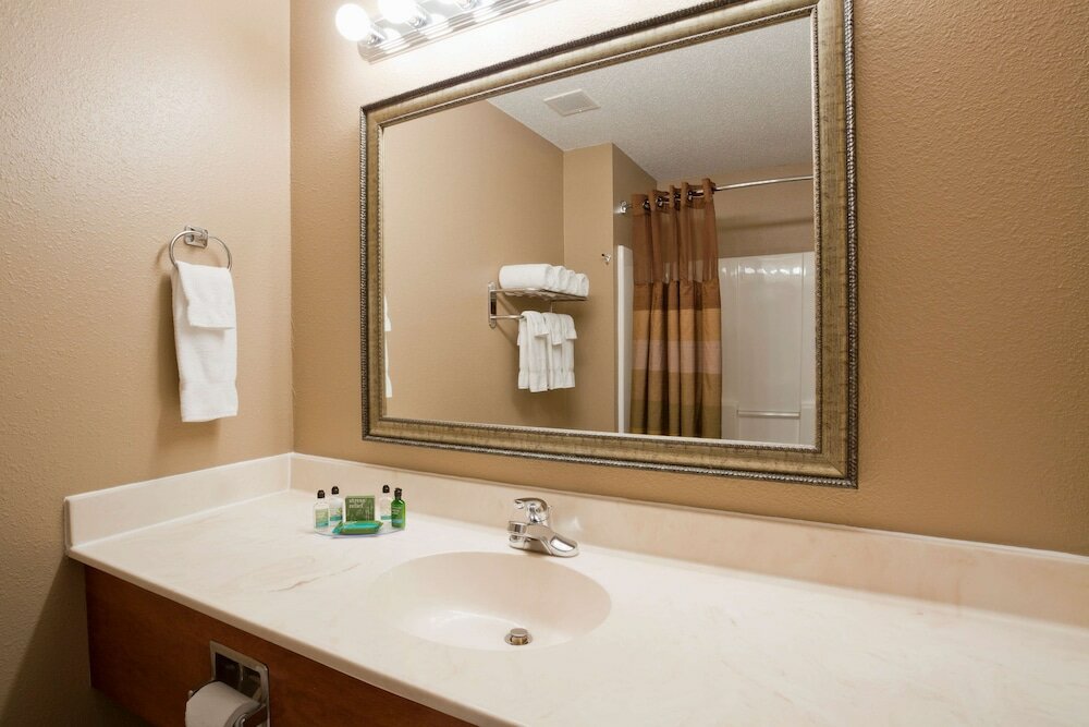 Фото Grandstay Residential Suites Hotel - Sheboygan