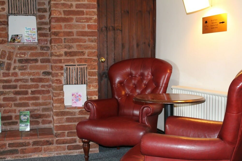 Фото Oak Farm Hotel