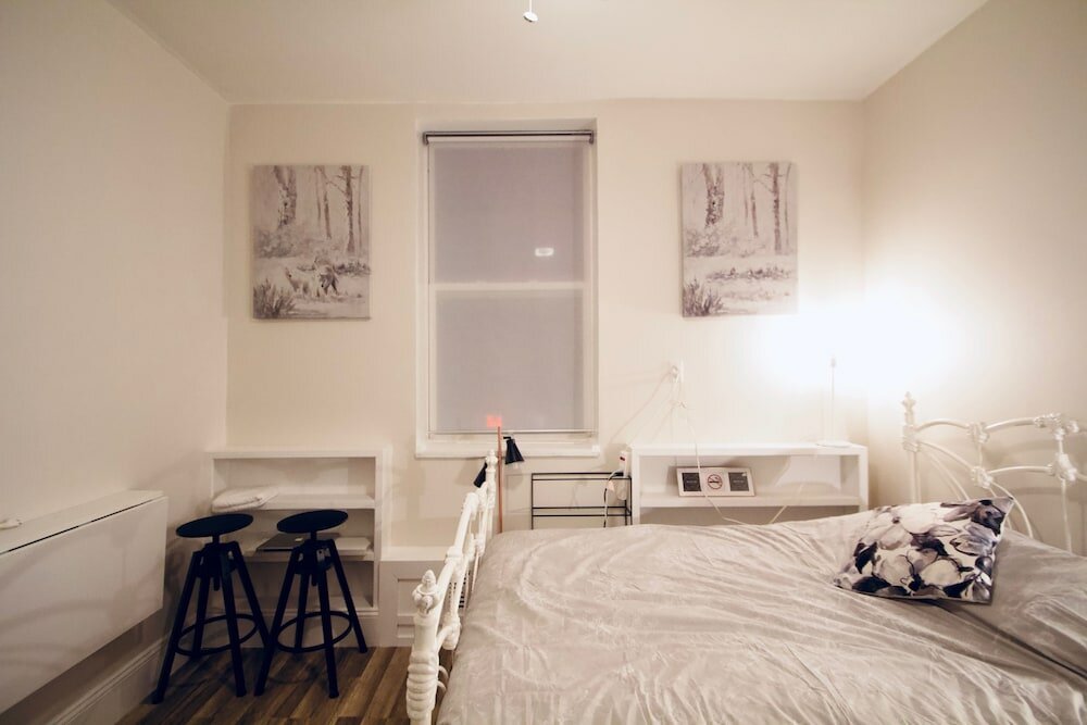 Фото Palmerston Hotel