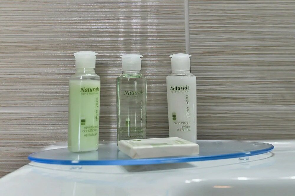 Фото Nu Hotel Toronto