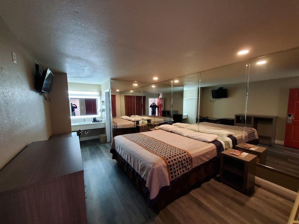 Фото River Inn Motel