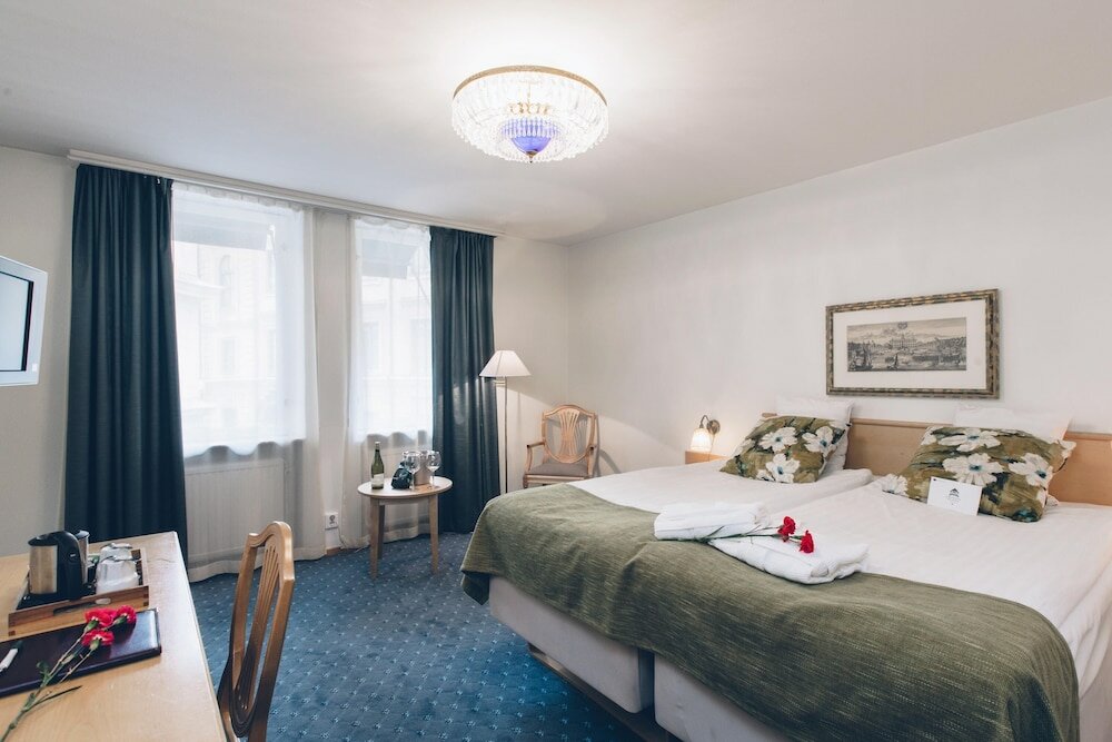 Фото Crystal Plaza Hotel