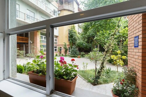 Внешний вид отеля Aura Plaza в Тбилиси, фото 3