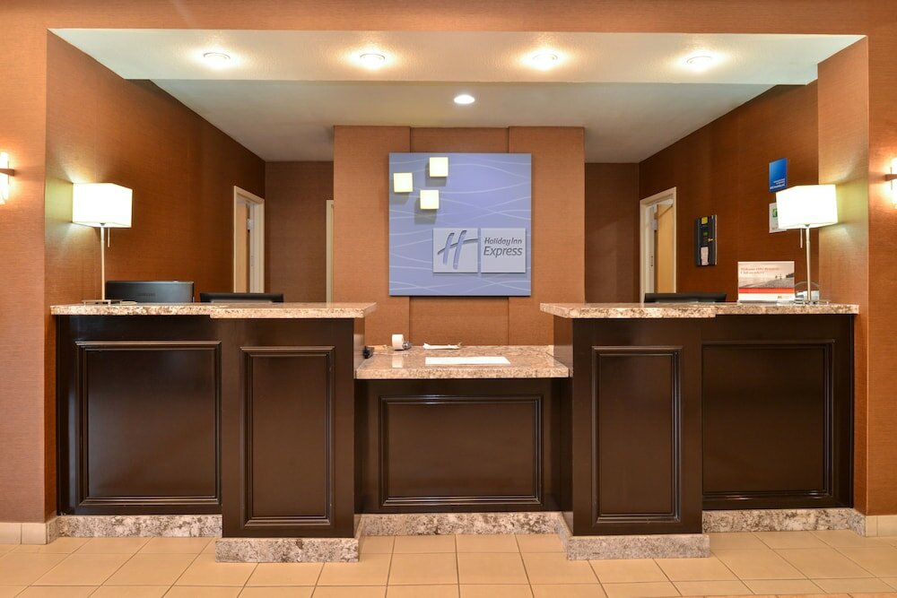 Фото Hampton Inn & Suites Cathedral City