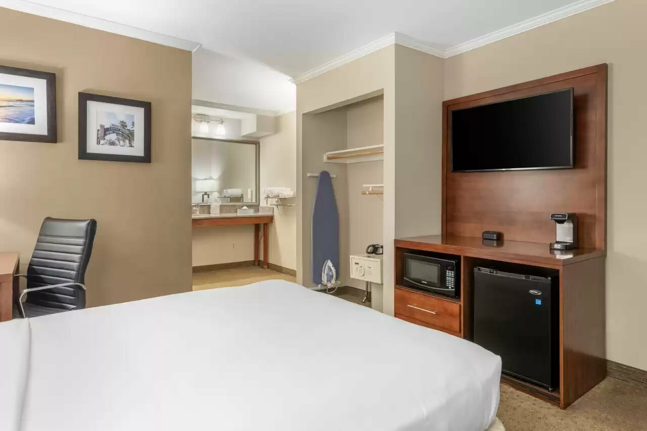 Фото Comfort Inn Santa Monica - West Los Angeles