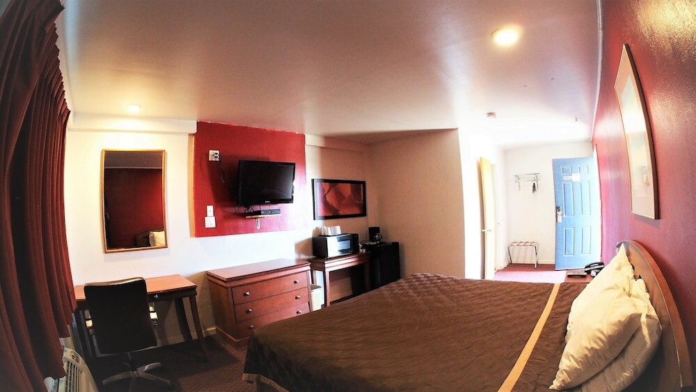 Фото Country Manor Motel Watkins