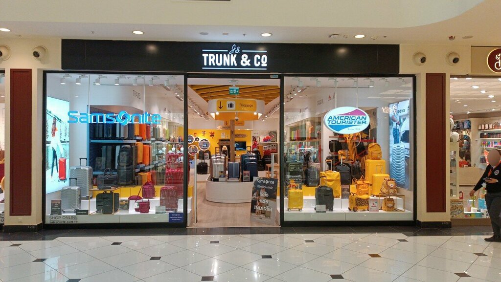 Bags and suitcases store Trunk & Co, Izmir, photo