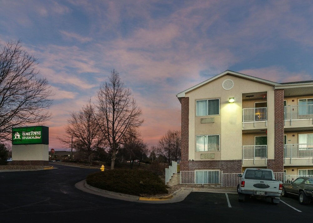 Фото HomeTowne Studios by Red Roof Denver - Thornton