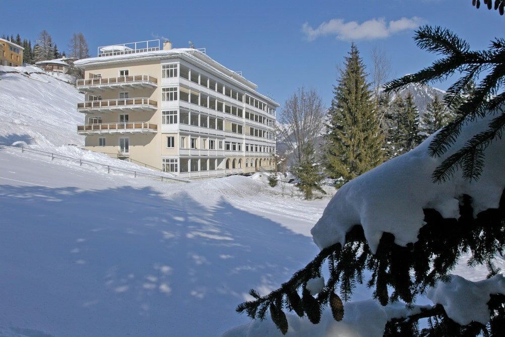 Фото Davos Youth Hostel