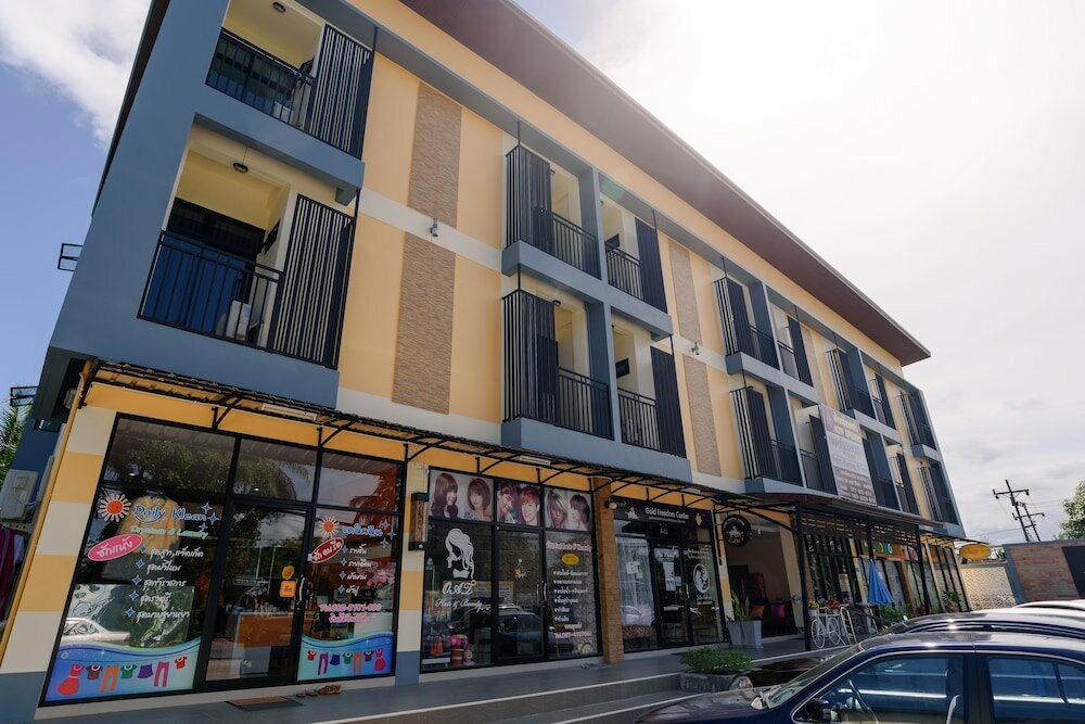 Фото Petch Ranong at Town