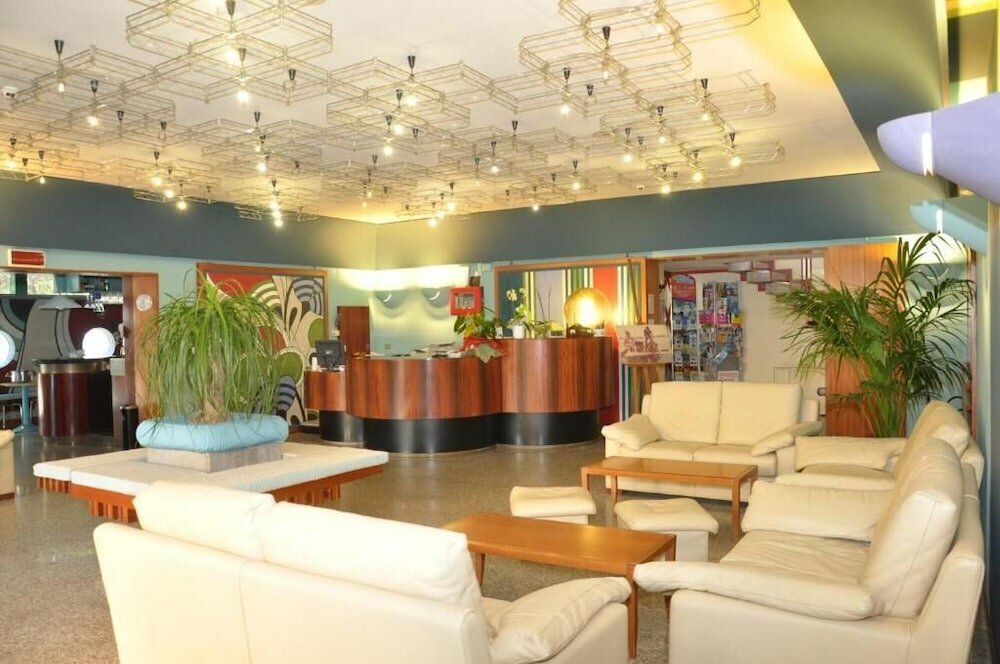 Фото Hotel Carol