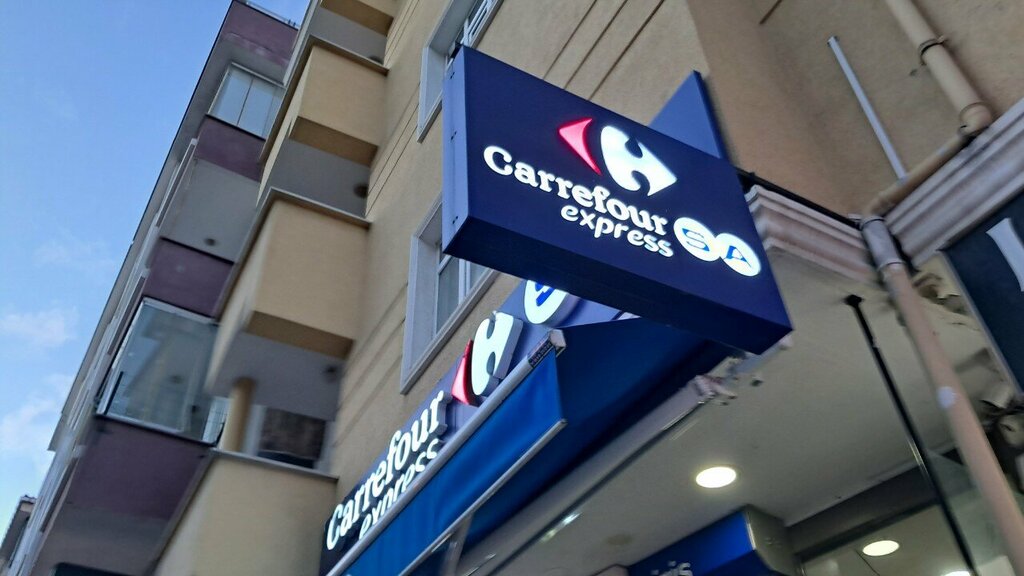 Supermarket CarrefourSA, Istanbul, photo